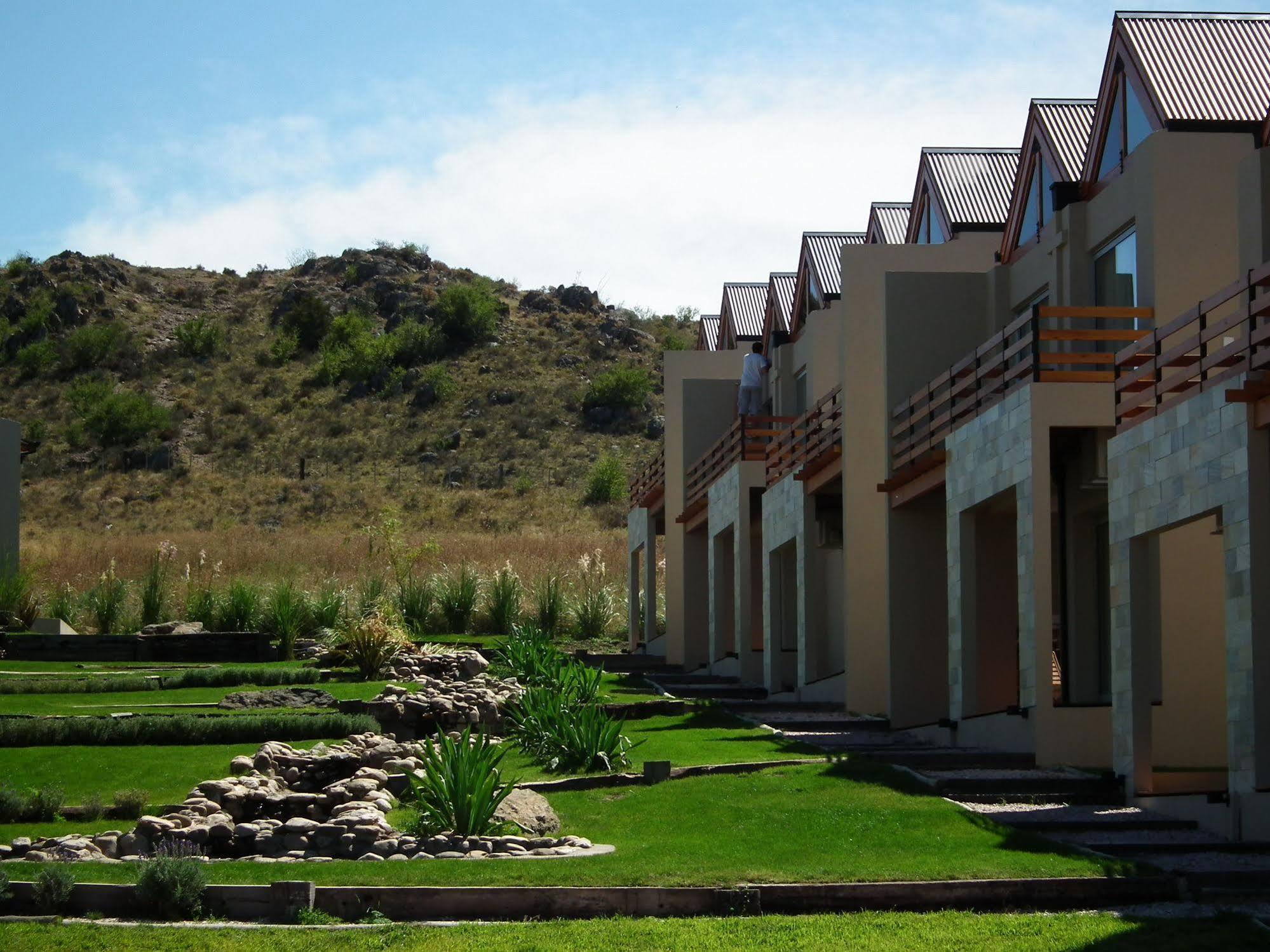 Posada y spa Las Golondrinas Sierra de la Ventana Exterior foto